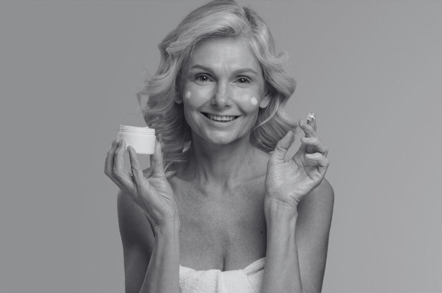 Hyaluronsyra mot rosacea och ärr